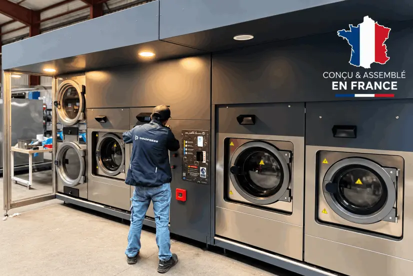 Technicien Ma Petite Laverie en atelier de maintenance